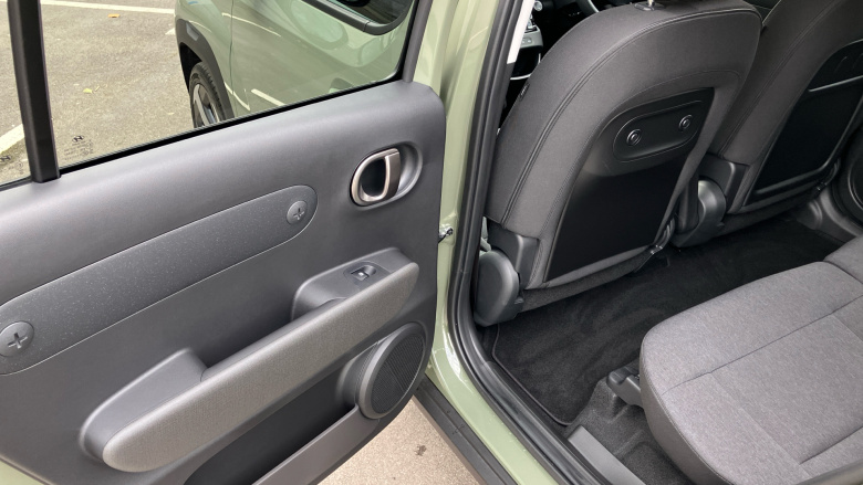 Hyundai INSTER 85kW 02 49kWh 5dr Auto Electric Hatchback